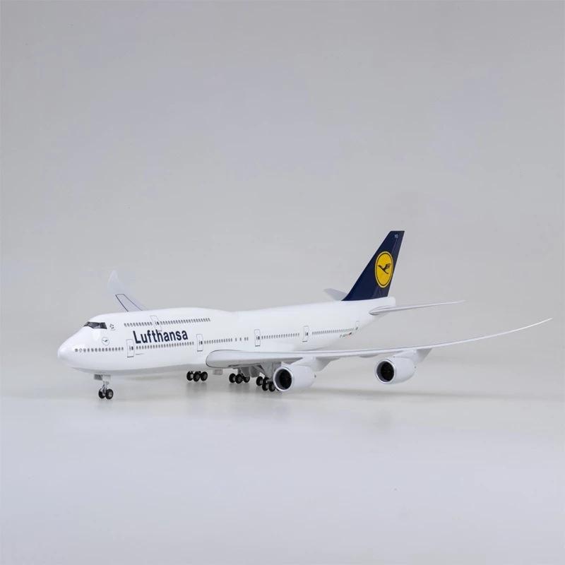 

Room Decor 47cm Airplane Model 747 B747 Luthansa Airways Aircraft Model With Light and Wheel 1/150 Scale Plastic Resin plane no light