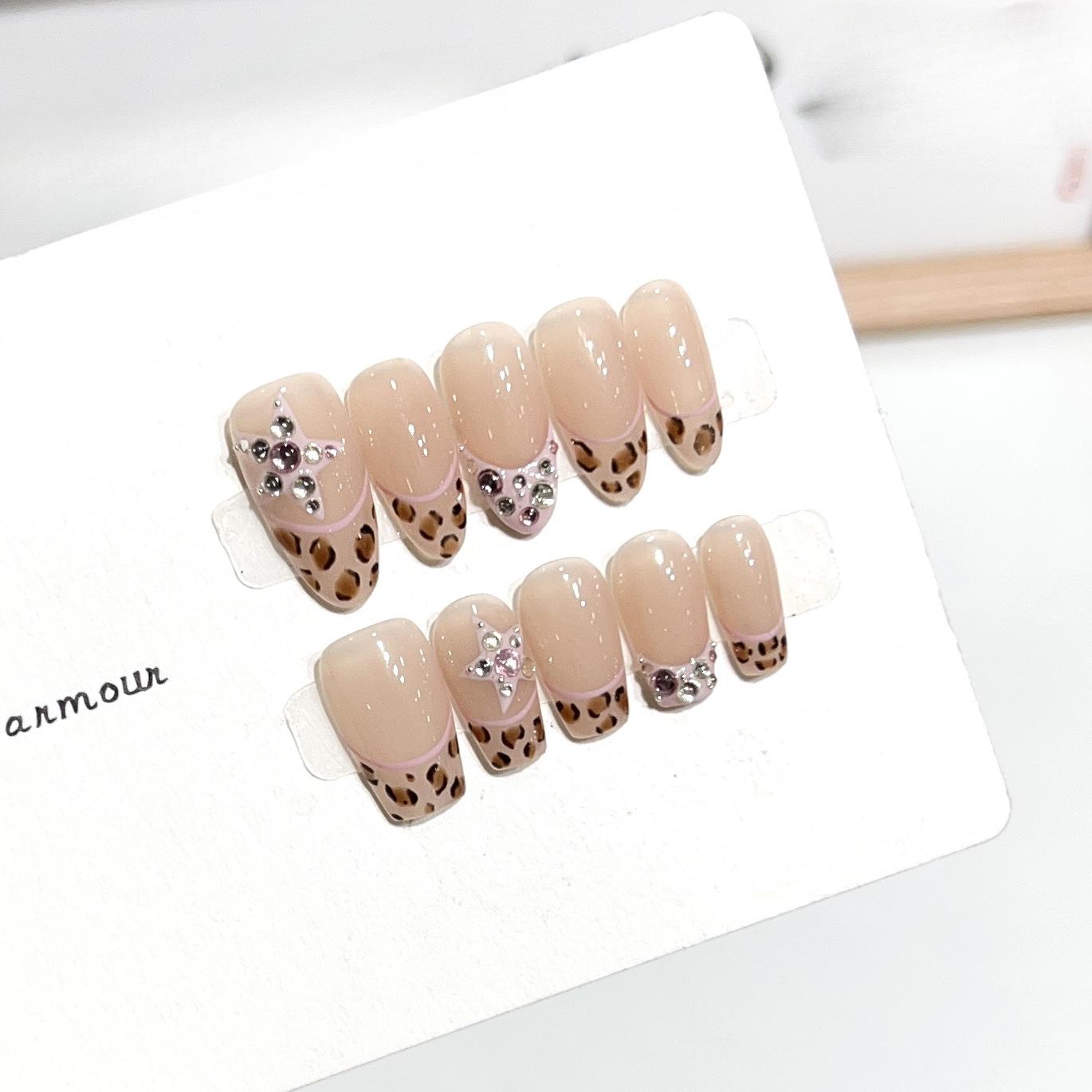 

Носить Доспехи Ручная работа Милая и Крутая Девушка Леопардовый принт Французский Девичий Розовый Любовь Нюдовый Нейл-арт Medium M