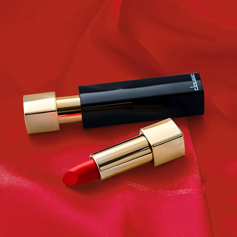 Moisturizing Matte Milk Tea Lipstick: Hydrating, Long-Lasting, and Fade-Resistant Nude Shade for Students