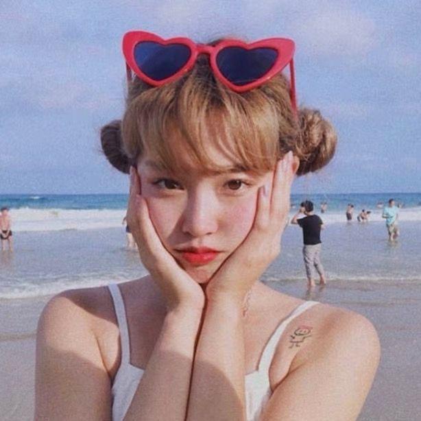 Trendy Pink Heart-Shaped Women's Sunglasses for Style and Sun Protection