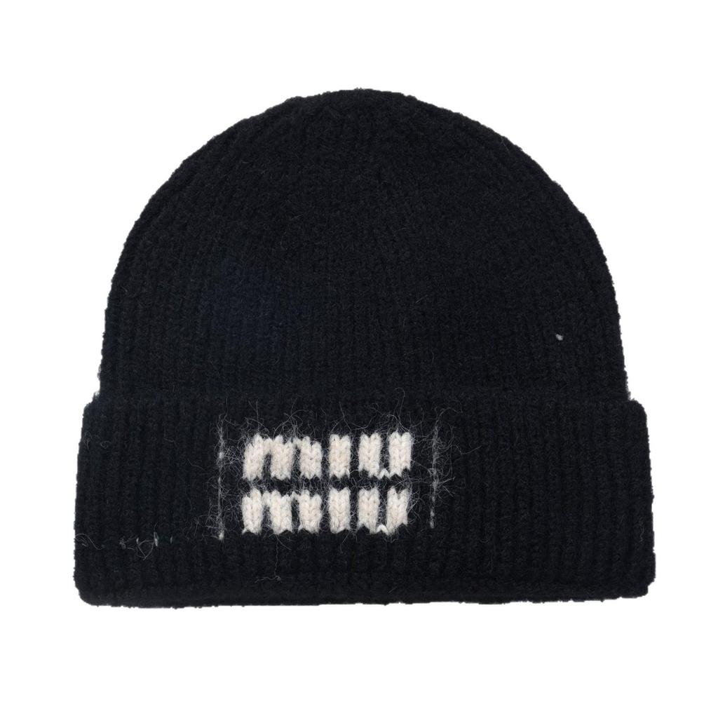 Miu Prémiová podzimní/zimní vyšívaná vlněná čepice s ochranou uší