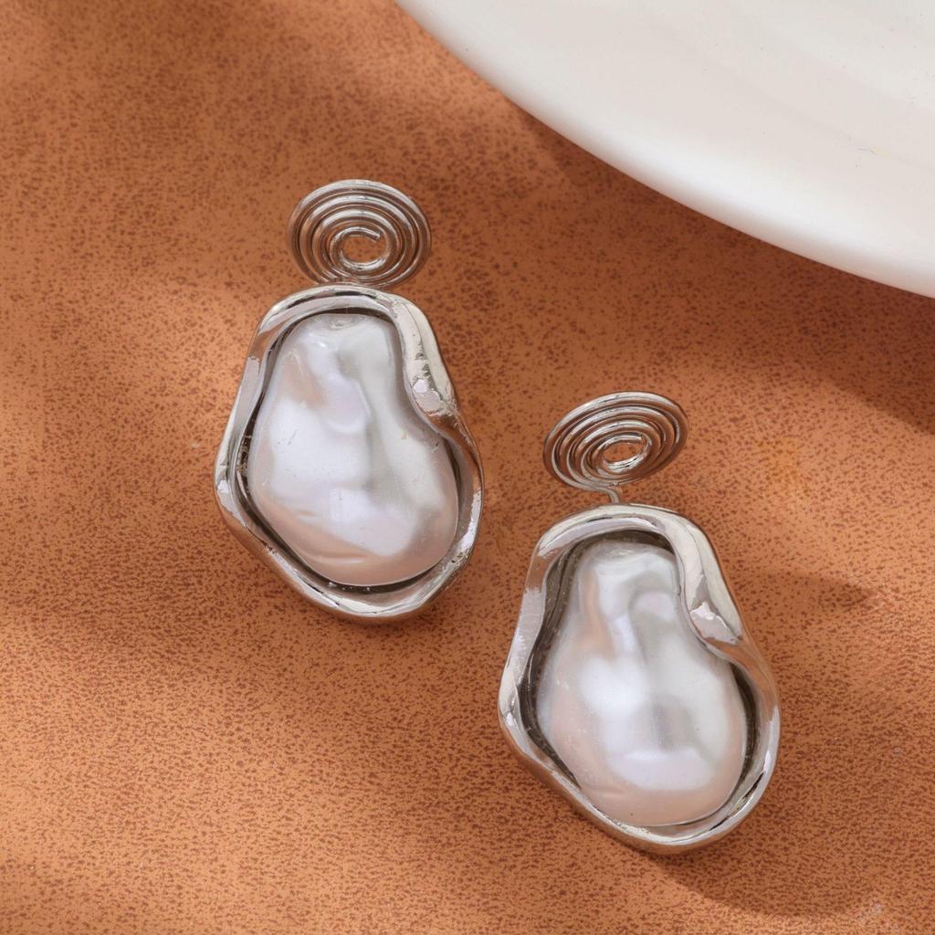 Pearl Mosquito Coil Disc Ear Clips: No-Pierce, Elegant French-Style Earrings for Women