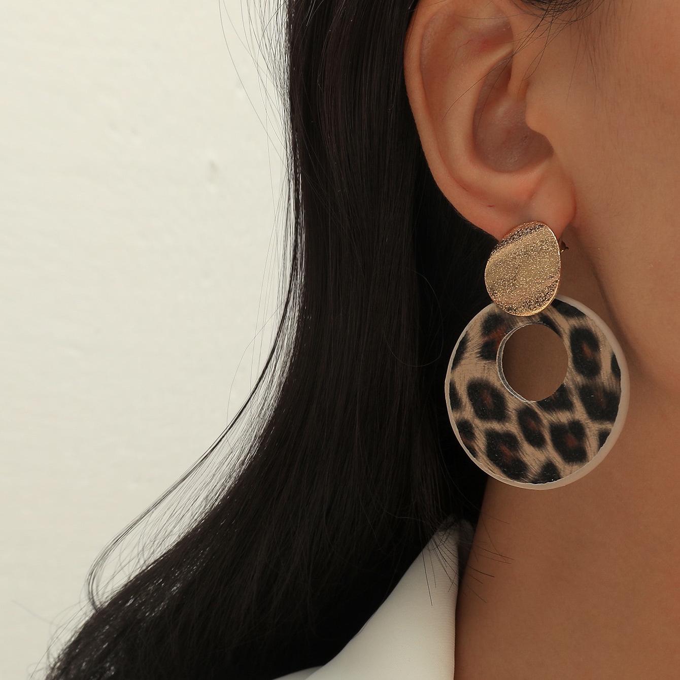 

Versatile Rectangle Stud Earrings - Cold Style, Exaggerated and Elegant