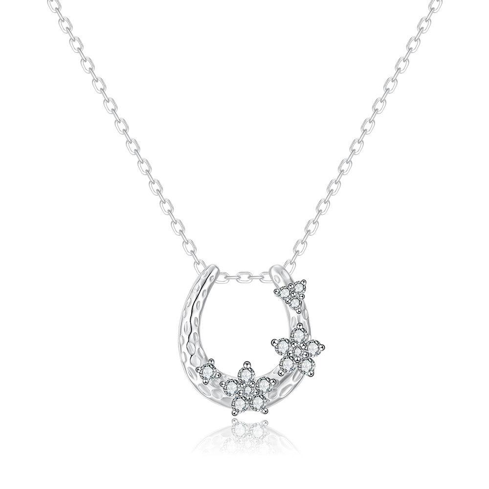Exquisite S925 Sterling Silver Moissanite Horseshoe Wreath Necklace for Women - Luxurious, Fashionable, and Elegant Design.
