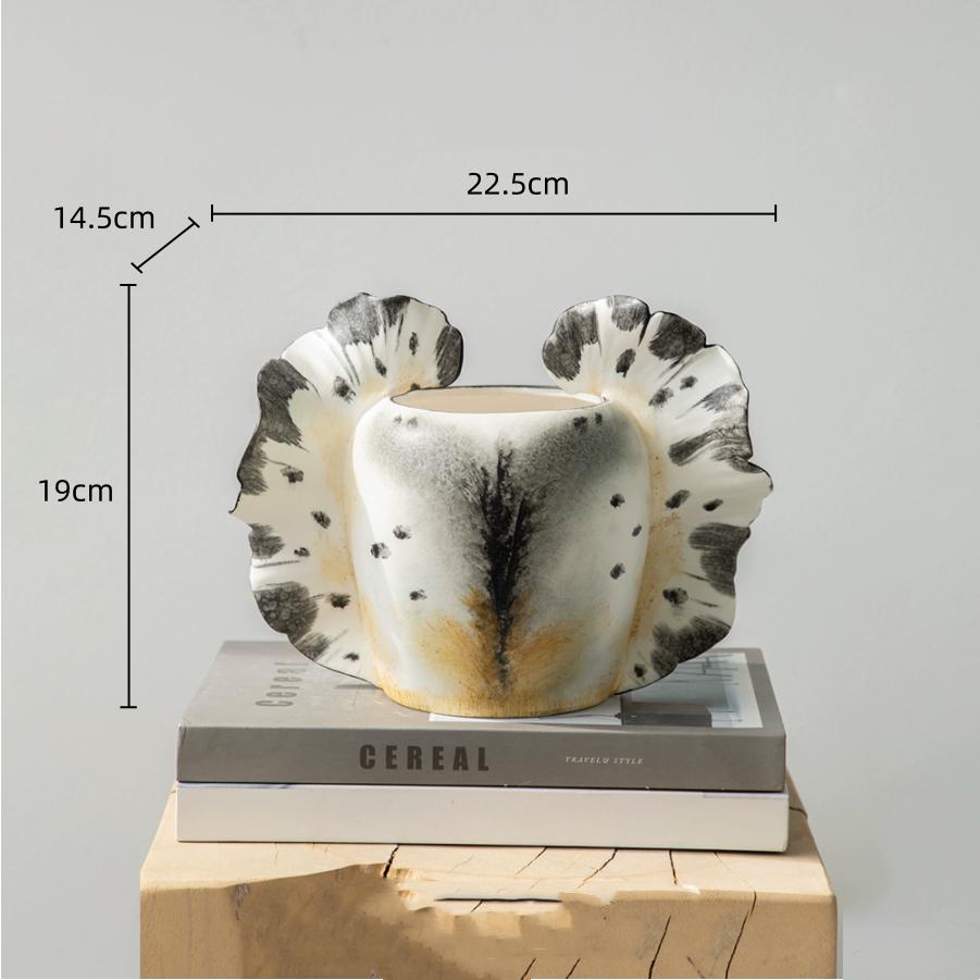 Creative Hand-painted Ceramic Vases Wavy Patterned Wings Ceramic Handicraft Floral Arrangement Accessories Home Decoration