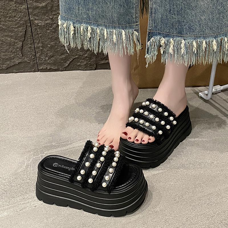 2025 Summer Xiaoxiangfeng One-word Pearl Simple Fairy Style Flat Bottom Versatile Soft Bottom Heightened Thick Bottom Outer Slippers