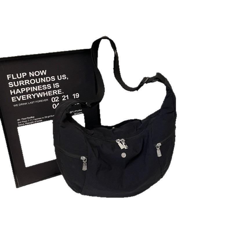 One-shoulder oblique span large-capacity dumpling bag, new commuter, light and fashionable fitness yoga bag