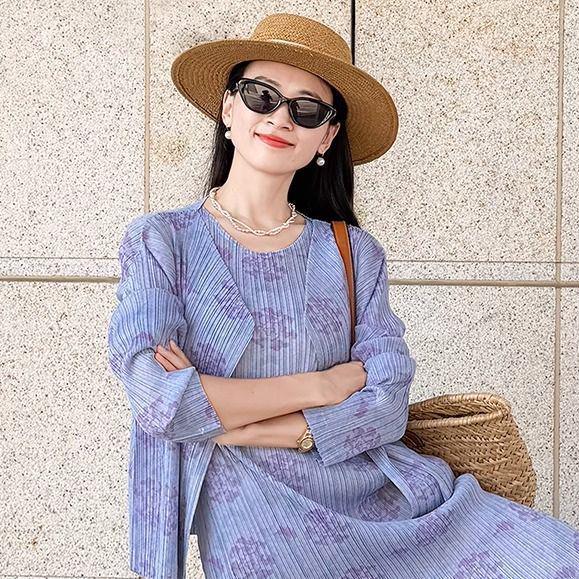 

Luxury Lightweight Cashmere Cardigan & Pleated Skirt Set 2026. One Size (approx. 90-160 jin)