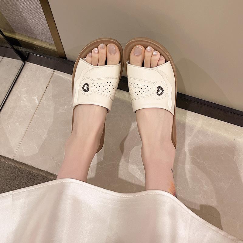 2025 summer Internet celebrity fashion casual women's drag home non-slip versatile women's slope high heel mother slippers 2025