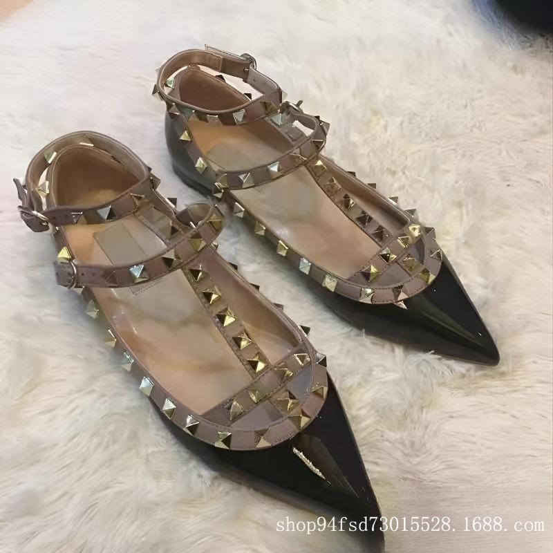 

Rivet pointed flat shoes women s two rings strap shallow mouth flat heel versatile temperament sexy single shoes women 35 чёрный