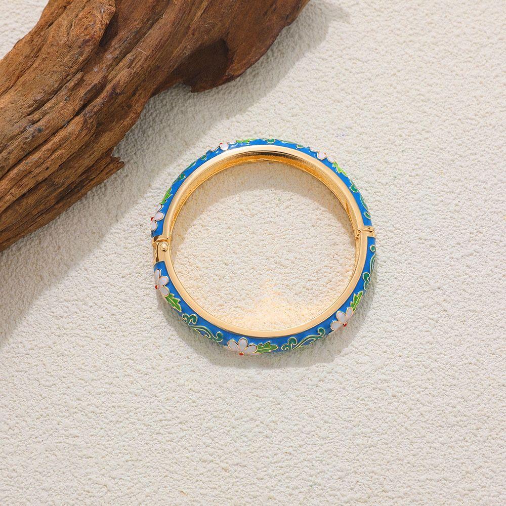 Traditionelles Vintage Cloisonné Armreif Klassisches Damen Handarmband Hohlgeschnitztes Blumenarmband Mädchen