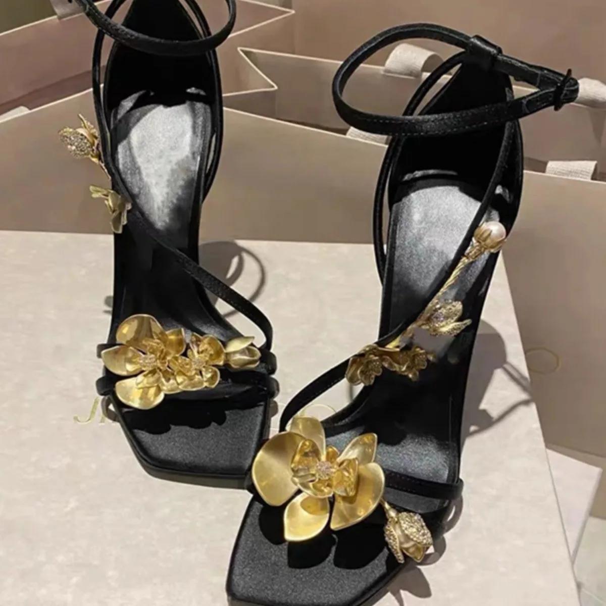 

Летние женские босоножки с квадратным носком и металлическим цветком, с открытым носком, на высоком каблуке, с сексуальной пряжкой, для банкета, на каблуках-шпильках 39 чёрный