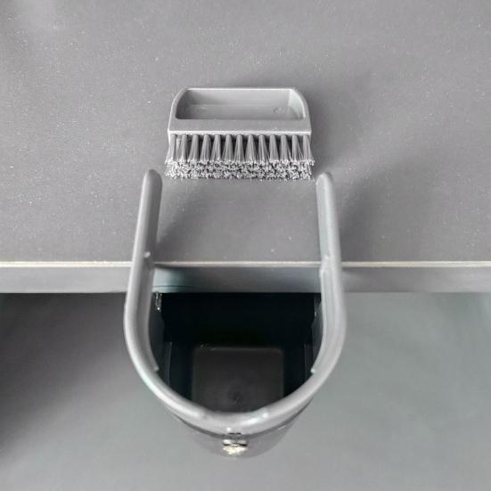 Trash Can 0.5L Mini Hanging Desktop Garbage Can with Broom Brush Compact Design Easy To Install Tiny Trash Bin Countertop Wastebasket