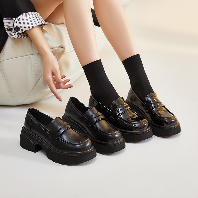 Small leather shoes women's 2025 autumn new British style platform muffin loafers women's black college style foot shoes