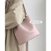 Korean version of fashionable sweet underarm bag women's 2025 new pink bucket bag large capacity shoulder bag