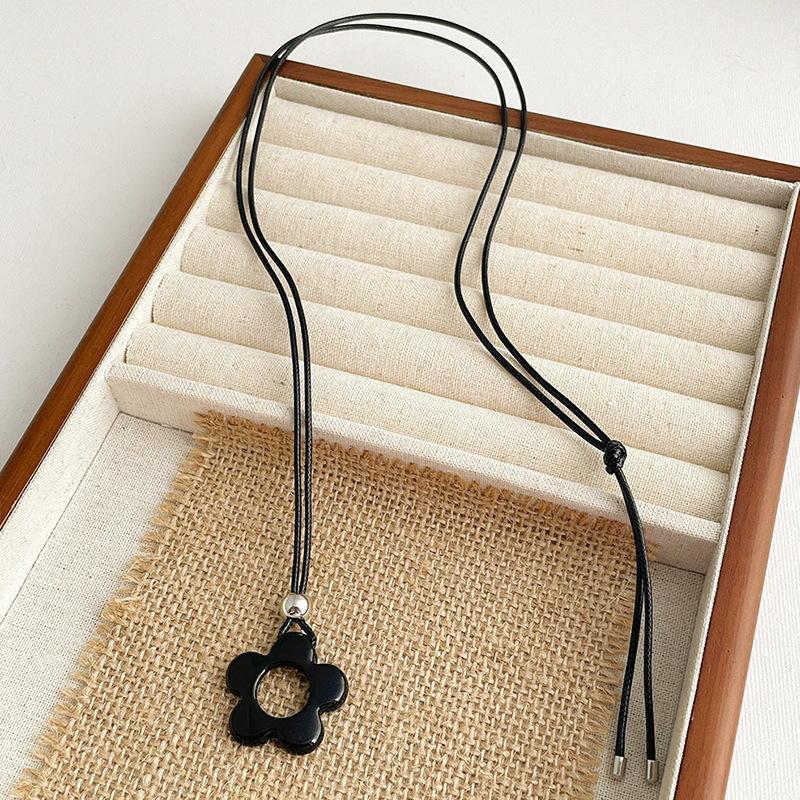 Simple Flower Pendant Necklace for Women, Versatile Collar Chain Necklaces