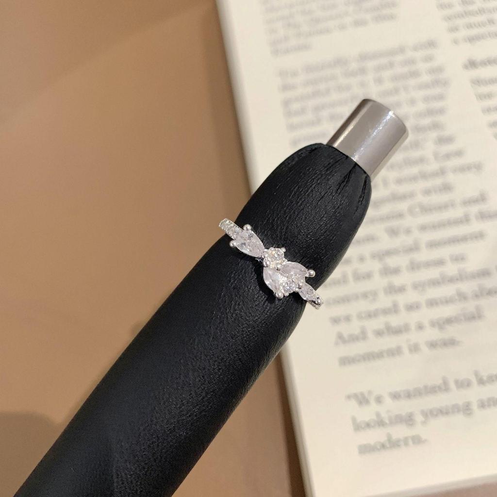 Elegant Adjustable Bow Ring for Women - Fashionable & Versatile Index Finger Accessory