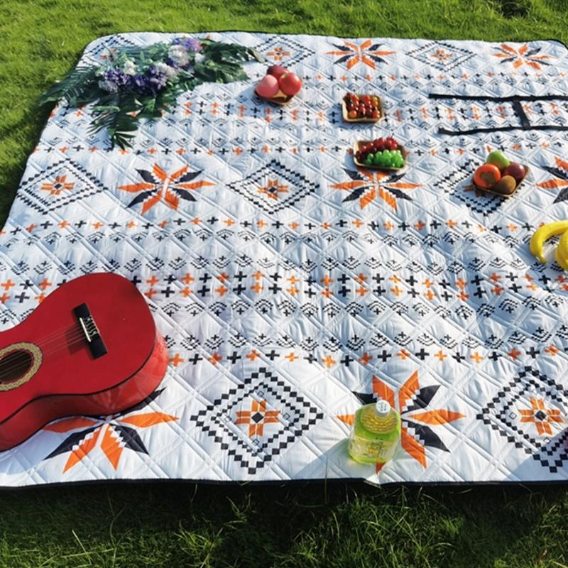 Large Outdoor Picnics Mats Nonslip Grass Resistant Durability Camping Pad for Family Gatherings