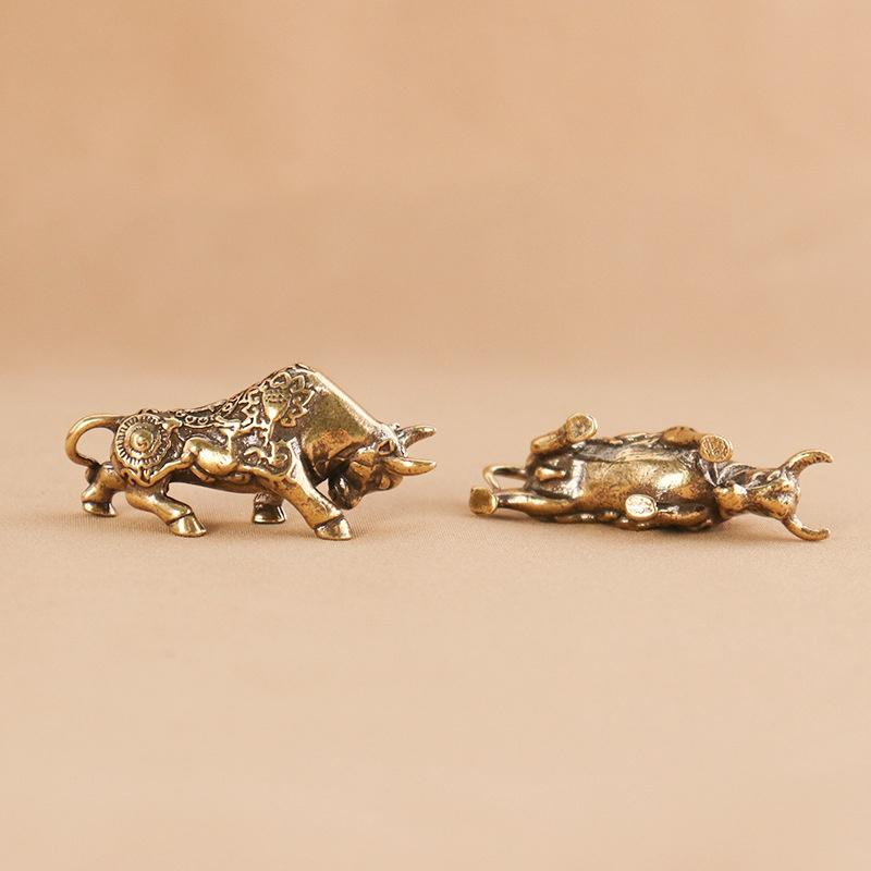 Car Decoration Miniature Ornaments Retro Brass Bull Sculpture Feng Shui Office Desk Rich Cow Decor Creative Small Gifts