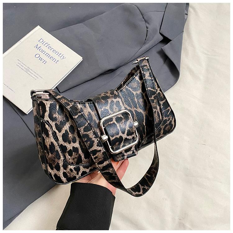 

Модная женская сумка через плечо нишевого дизайна с леопардовым принтом, новинка осени и зимы, высококачественная текстура, иностранный стиль, универсальная повседневная сумка под мышкой