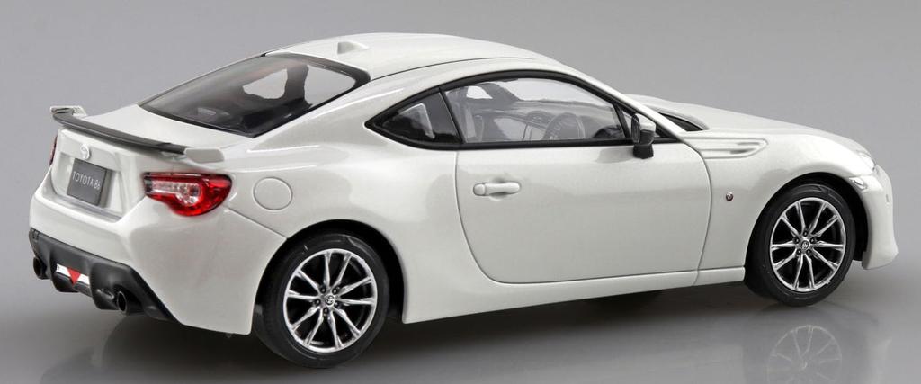 Aoshima Bunka Kyozai Scale Rakupla Snap Kit Toyota 86 Crystal White Pearl Plastic Model Kit 1/32 No.08-CW Pre-Colored (Automobile)