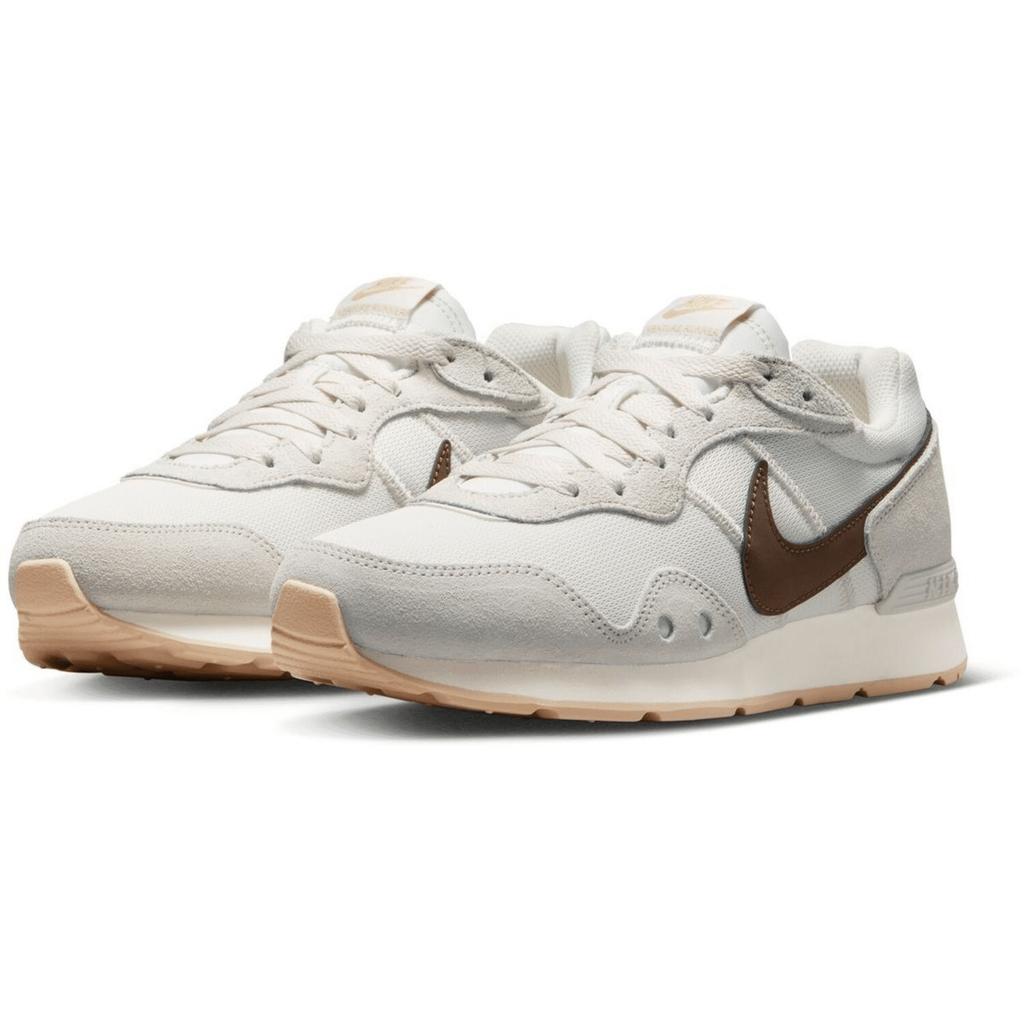 Кроссовки Nike Venture Runner Women phantom/cacao wow-sesame-white