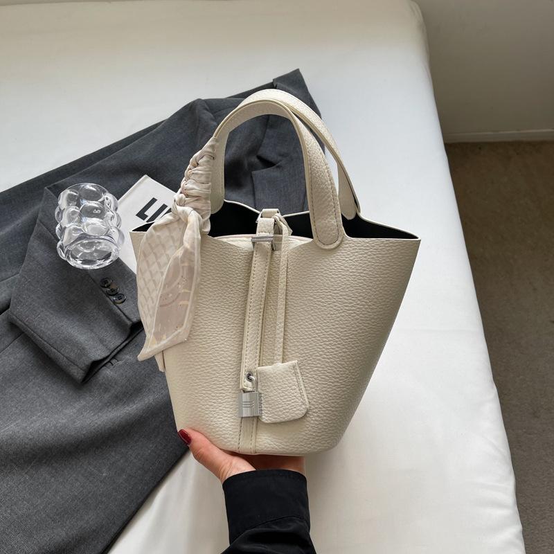 Ms. Bao's New Handbag Large-capacity Versatile Commuter Bag
