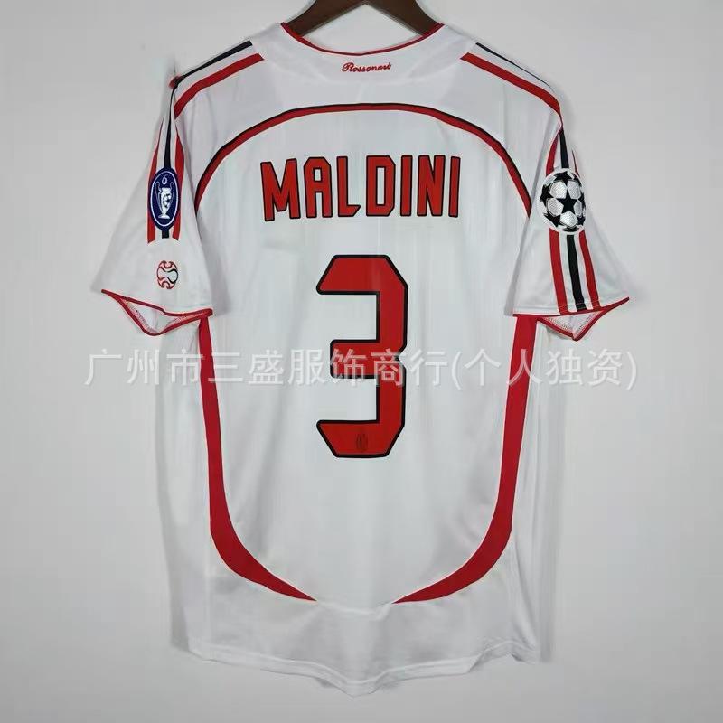 Wholesale sports outdoor retro series AC Milan jersey No. 22 Kaka No. 80 Ronaldinho same football jersey short sleeves