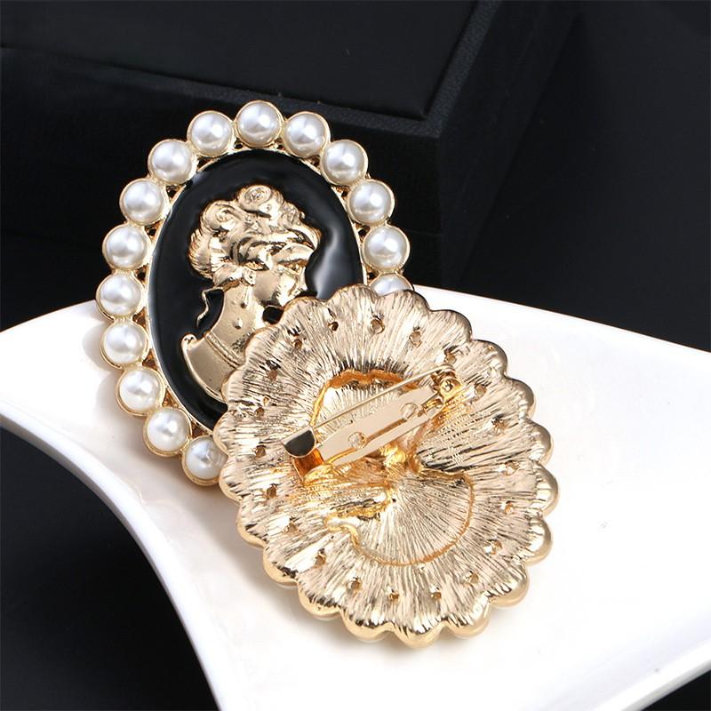 Vintage Lady Head Badge Brooches For Women Pearl Classic Beauty Portrait Oval Brooch Pin Retro Party Jewelry Gifts