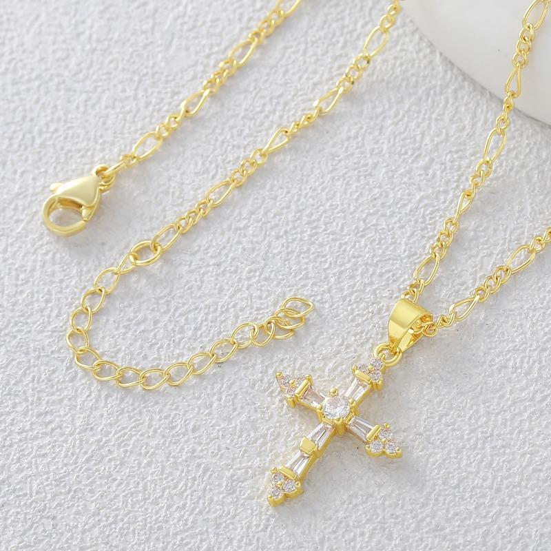 Square Sugar Zircon Cross Pendant Necklace - Simple, Fashionable, Daily Wear Collar Chain