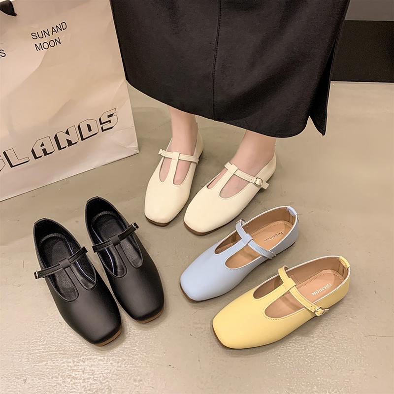 Fashion Ladies Flat Shoes in The Summer of 2025, The Fashion and Leisure Flat Buckle Non-slip Waterproof Flat Sandals Indoor Work Shoes.