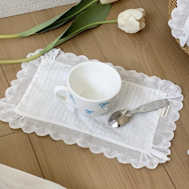 Korean Style Soft Flounced Lace Ruffle Placemats Non-Slip Dustproof Table Pads for Living Room Tea Table Decor