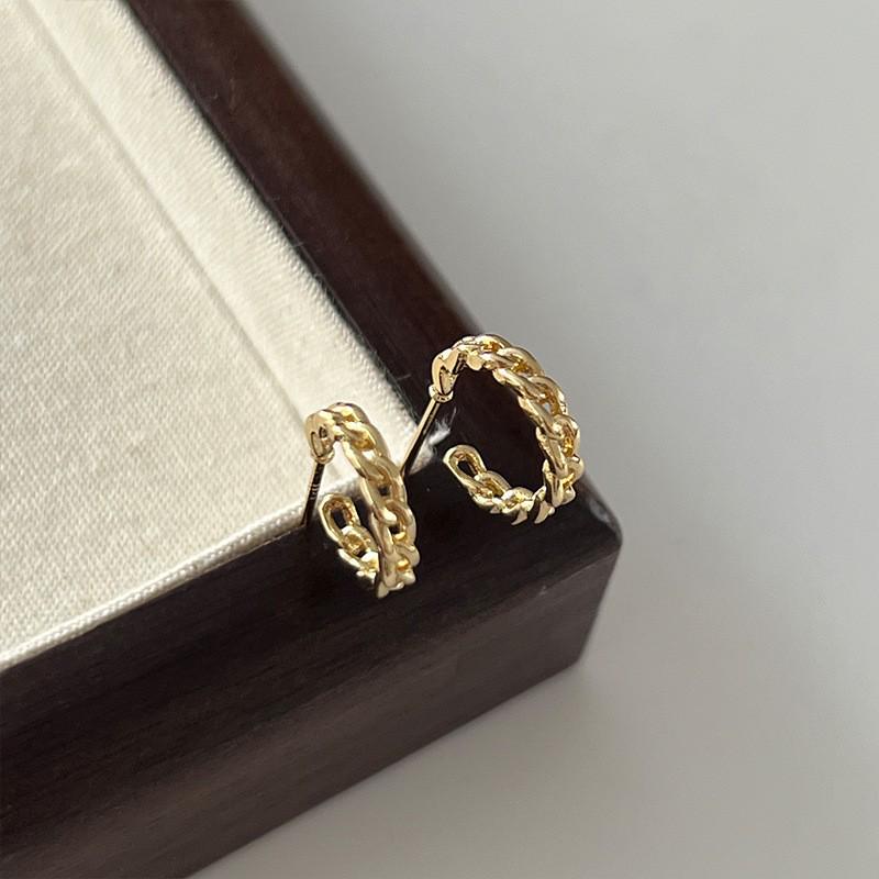 Women's Luxury Textured Metal Hoop Earrings - Versatile Niche Design