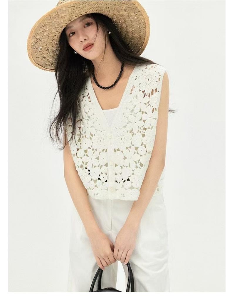 Early Autumn Women's Hollow Crochet Knit Vest - Loose, Plus-Size Woolen Sleeveless Top