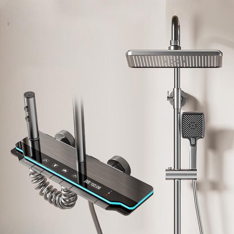 

Набор для душа в ванной комнате отеля LANGZHIWEN