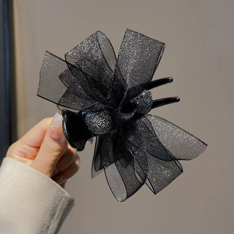 

Универсальный зажим в форме акулы с полностью ромбовидной головкой-фрикаделькой.