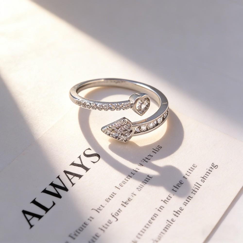 Arrow Diamond-Inlaid Two-Tone Gold & Silver Adjustable Ring: Exquisite Geometric Jewelry for Women