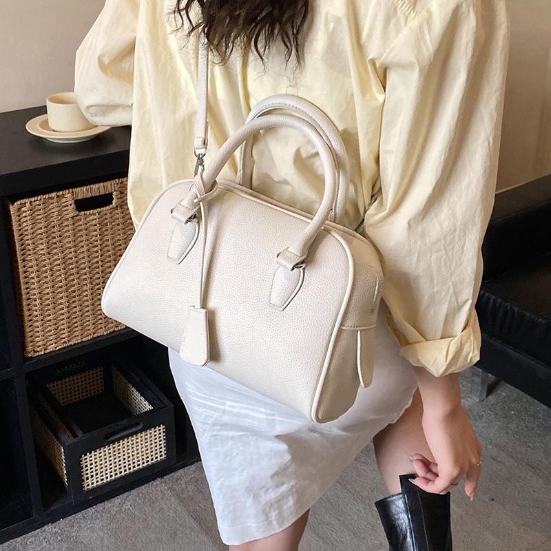 2026 Spring Korean Style Women s Fashion Bowling Bag - Versatile Crossbody & Single Shoulder Handbag грязно-белый