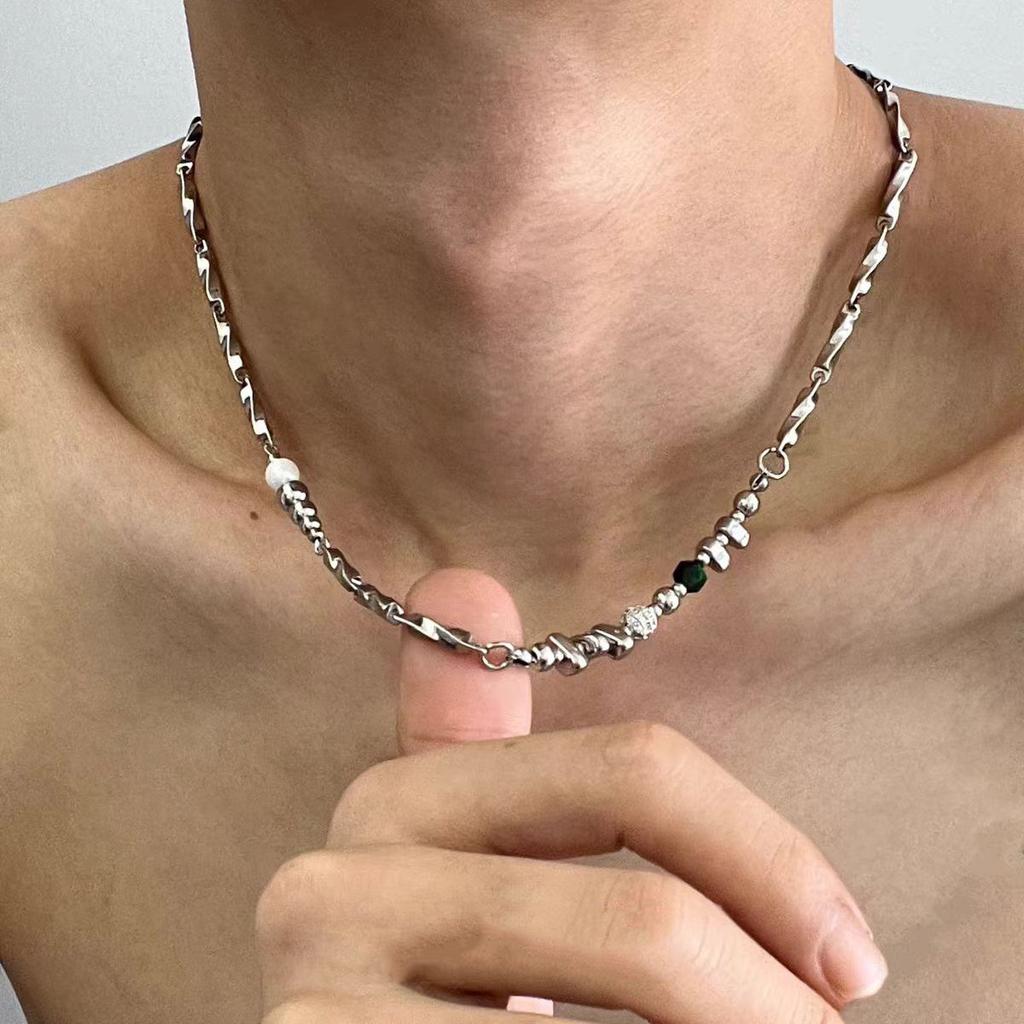 Spliced Titanium Steel Necklace for Men, Trendy Hip-Hop Niche High-End Design, Stylish Collarbone Chain, Men's Minimalist Style Accessory