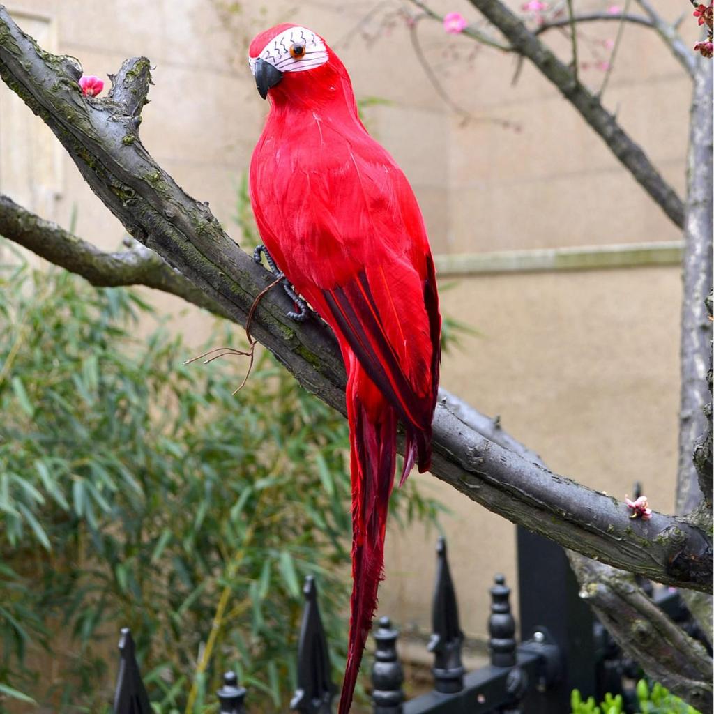 Neidische Porzellan-Papageienfigur mit Federn: Kleines Vogelmodell zur Dekoration für Haus und Garten
