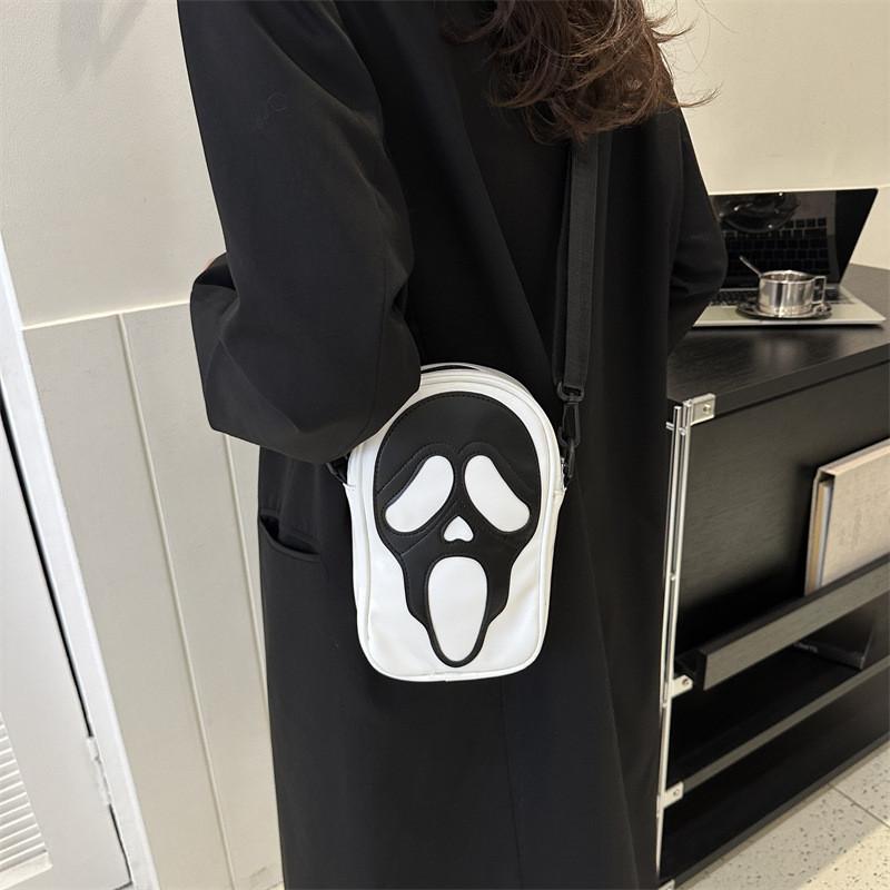 Cute Ghosty Design Crossbody Bag Perfect For Autumn Fashion In Black And White