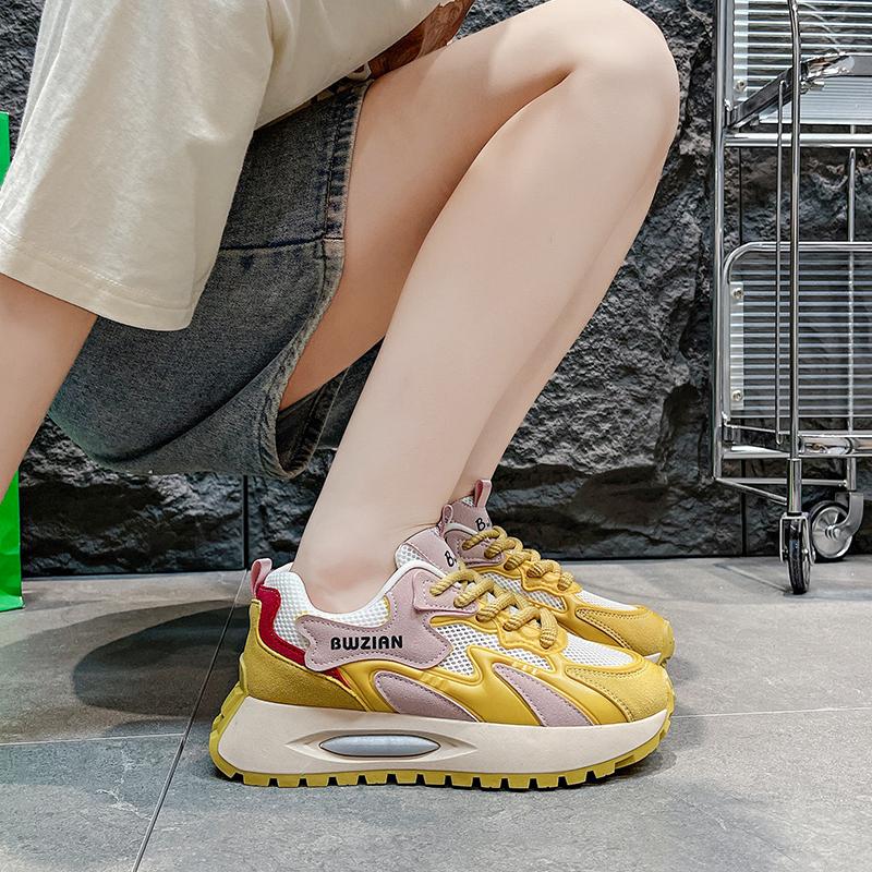 

Обувь папы женская 2024 летняя новая модная сетчатая дышащая ретро усовершенствованная универсальная повседневная спортивная женская обувь 35 жёлтый