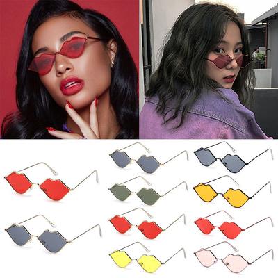 Retro-Sonnenbrille für Damen mit kleinem Rahmen und Ozean-Linsen in Lippenform