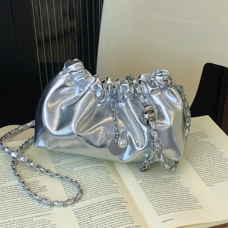 Chic Pu Bucket Bag For Women With Unique Pleated Design And Stylish Chain Strap серебряный