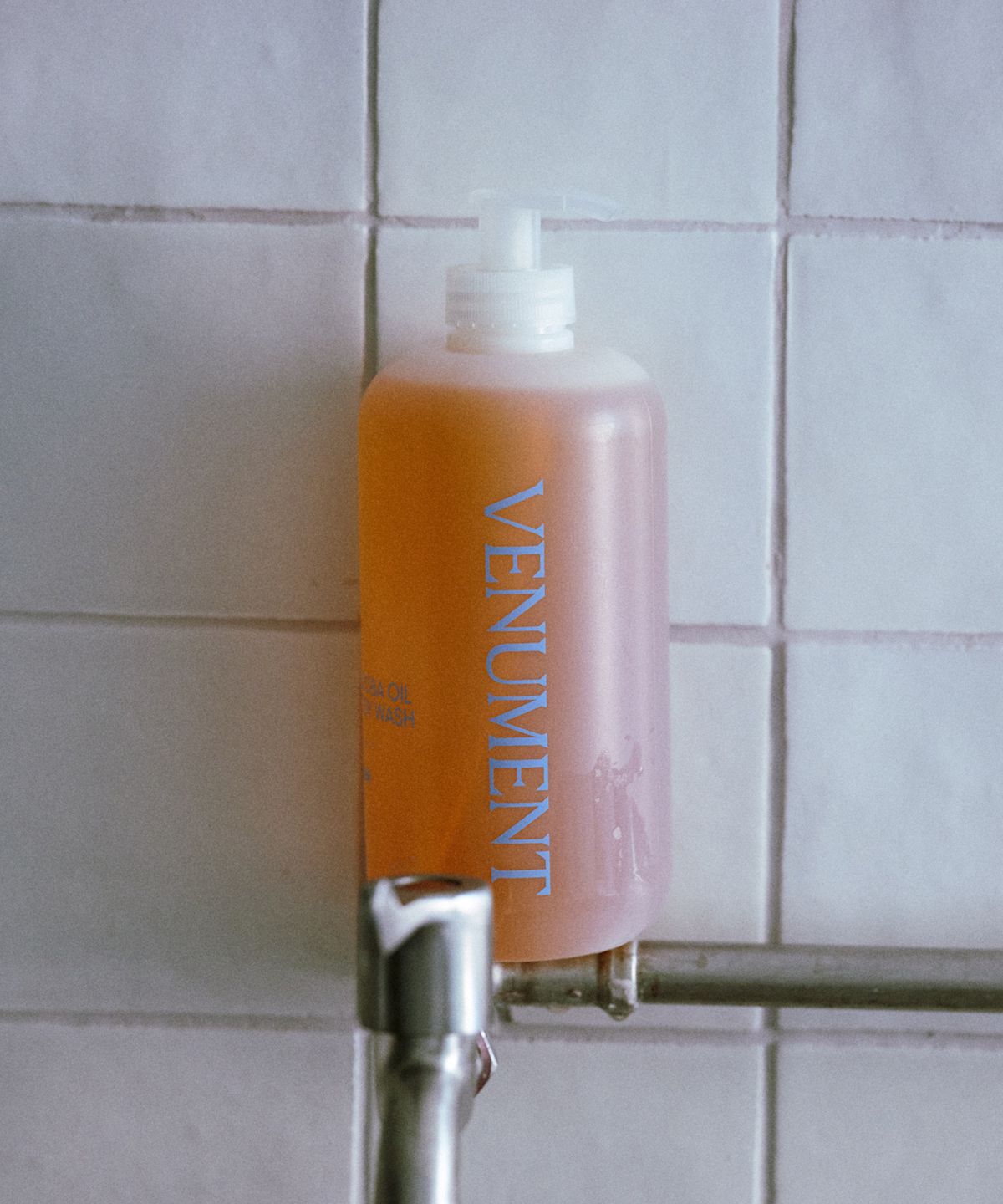 Jojoba oil body wash