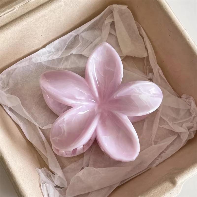 Polka Dot Frangipani Hair Claw: Stylish Half-Up Accessory for Trendy Looks