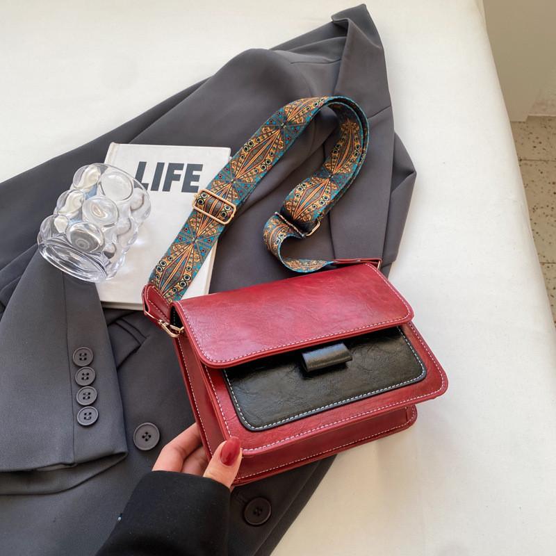 

Trendy Street Style Small Square Bag Pu Leather Shoulder Bag For Women Fashionable Commuter Bag With Magnetic Closure вина червоного кольору