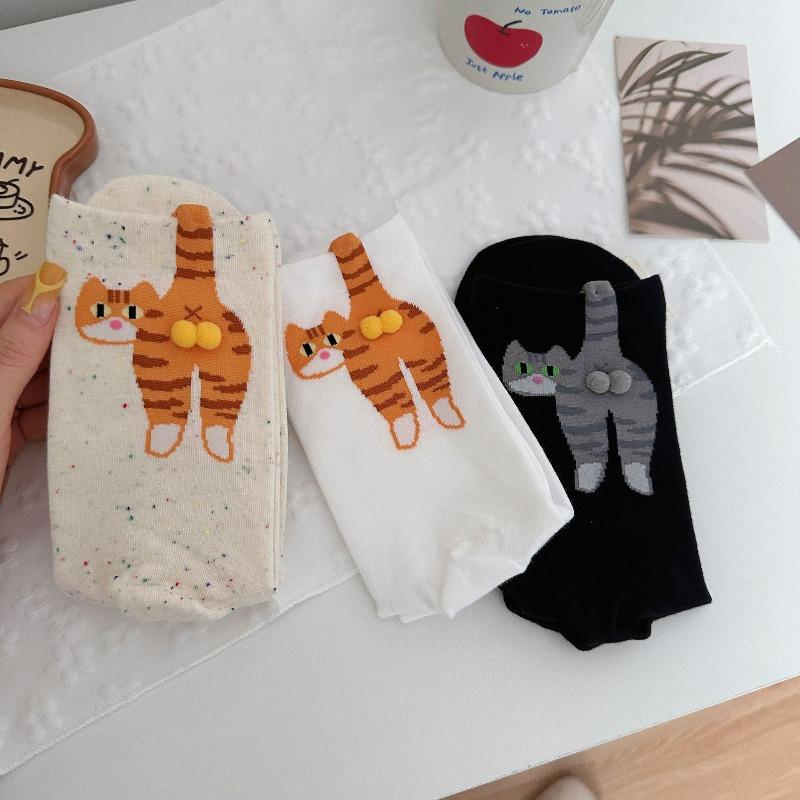 4pcs Funny Cat Egg Balls Cotton Socks Kawaii White Cotton Socks for Women Girls Middle Tube Sleep Sock Cat Print Floor Sockings