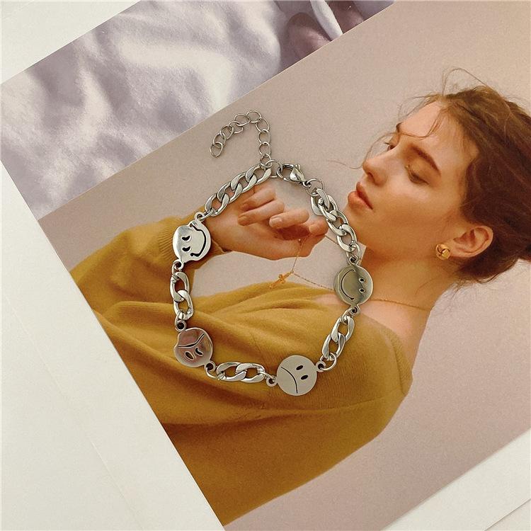 Personalized Stainless Steel Smiley Face Necklace Collarbone Chain Expression Necklace Simple Hip Hop Long Neck Chain Men And Women