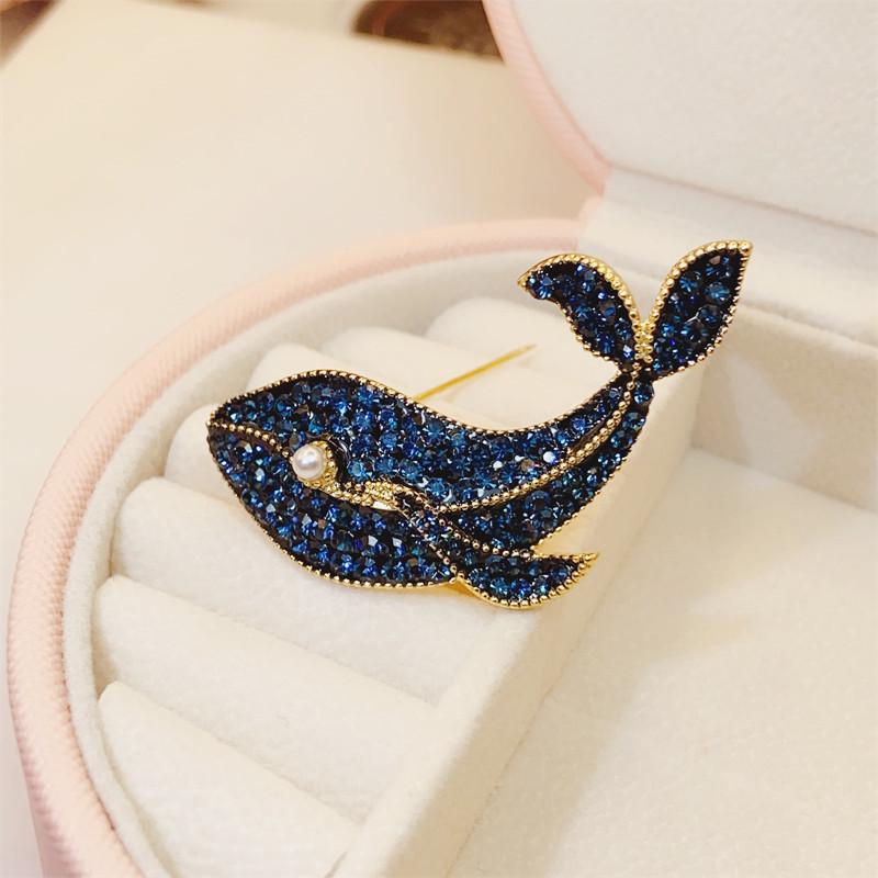 Fashion Vintage Style Dolphin Jewelry Brooch Woman Blue Dolphin Whale Pendant Brooch Pin Crystal Rhinestone Party Wedding Gift